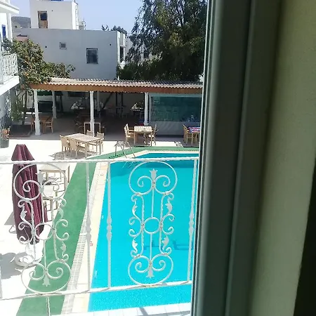 Tuemay Hotel