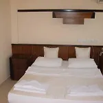 Tuemay 4* Bitez